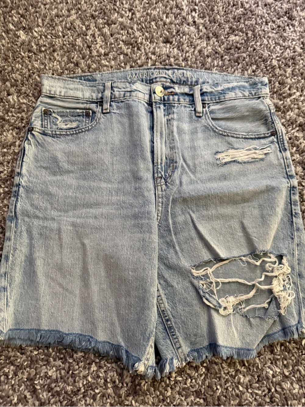 American Eagle Outfitters Light Wash Distressed Denim Cutoff Shorts 6" length